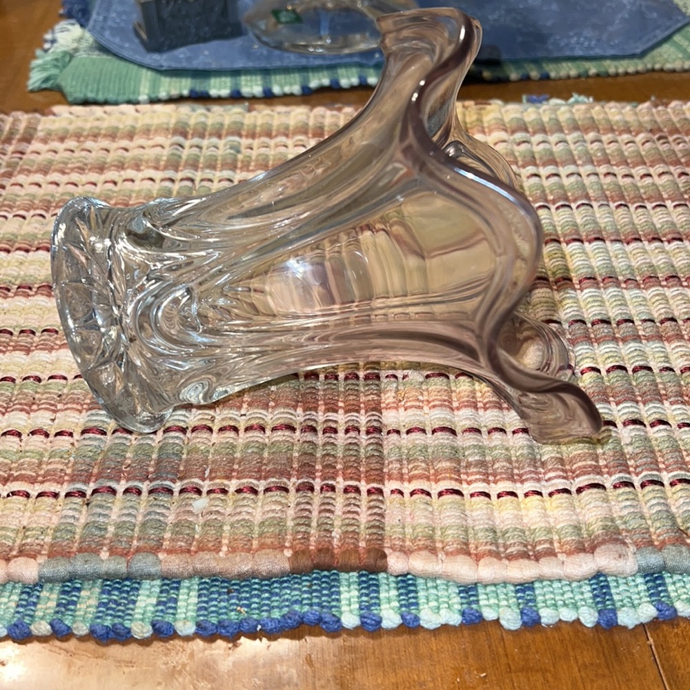 Beautiful glass handkerchief glass vase